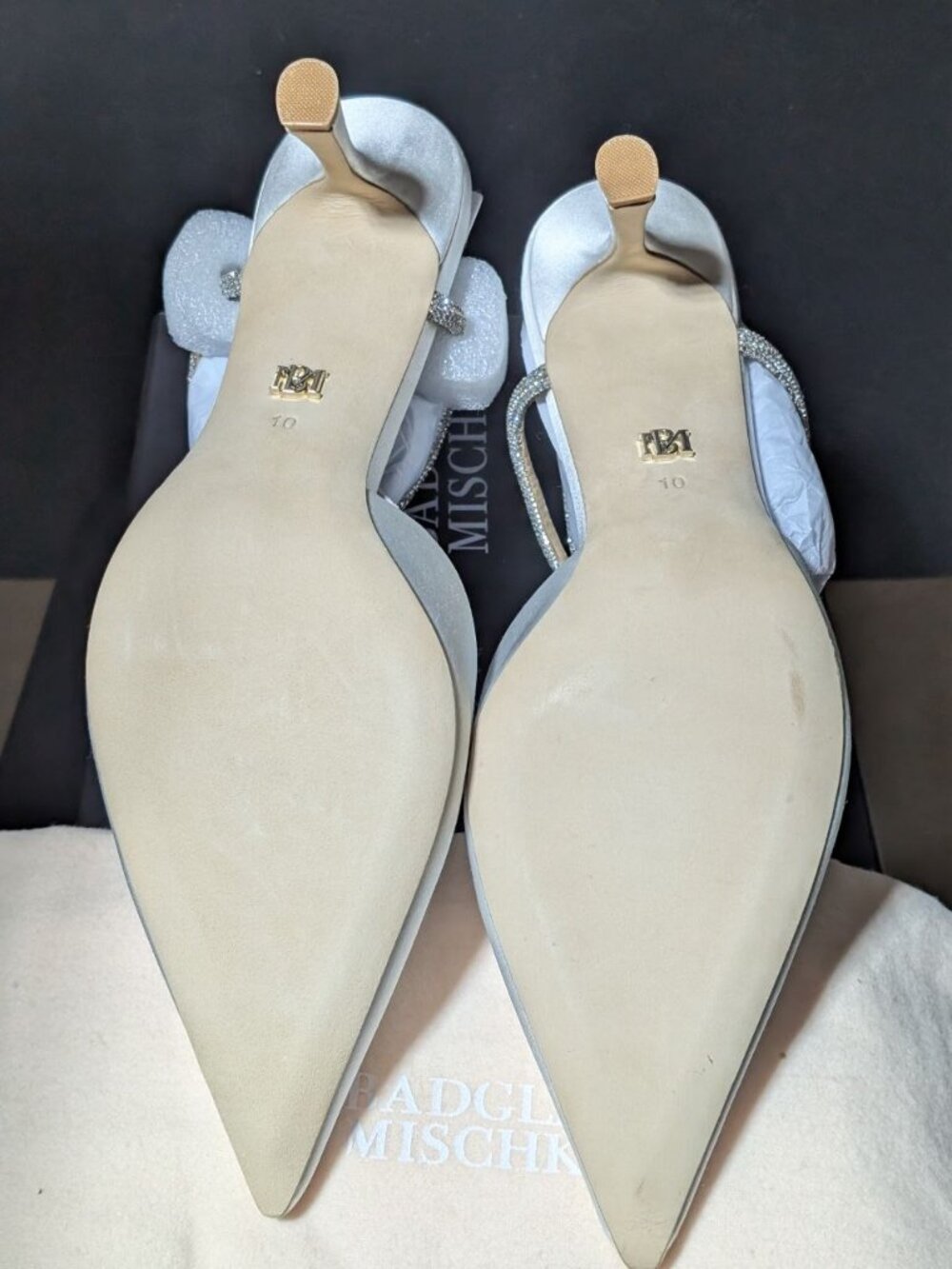 Badgley Mischka Autumn Ankle Strap Kitten Heel Pumps White US Size 10 - Picture 4 of 12